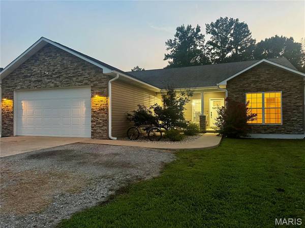 215 Crooked Pine LN, Poplar Bluff, MO 63901