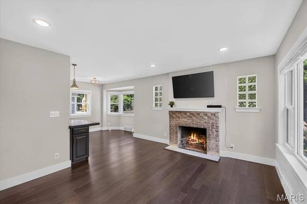 900 Dwyer AVE, Kirkwood, MO 63122