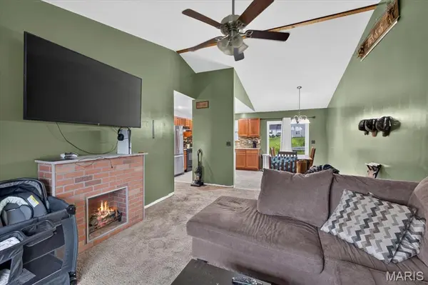 8 Somerfield DR, Union, MO 63084