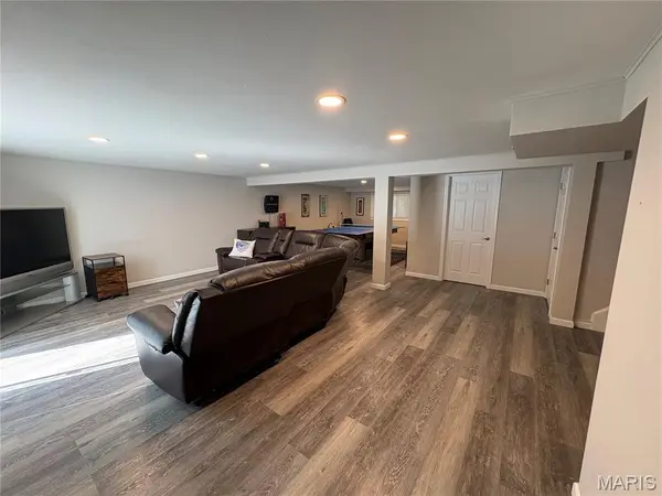 14 Country Fair LN, Creve Coeur, MO 63141