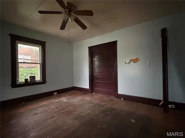 2705 Lyndhurst AVE, St Louis, MO 63114