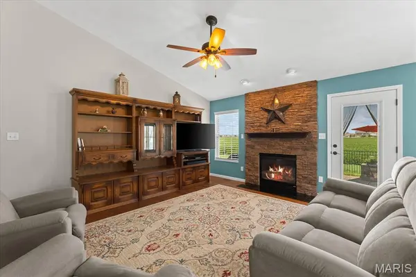 605 WHETSTONE LN, Mascoutah, IL 62258
