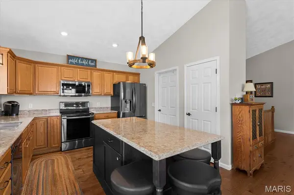 605 WHETSTONE LN, Mascoutah, IL 62258