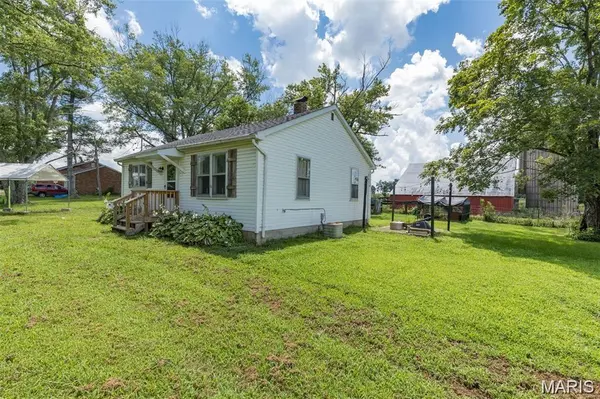 5802 Hwy F HWY, Farmington, MO 63640