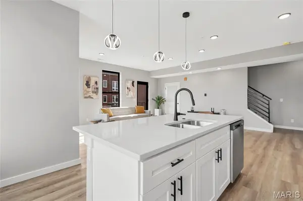 2300 Lasalle #403, St Louis, MO 63104