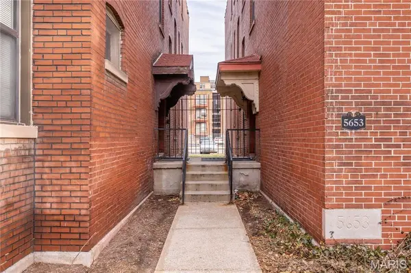 5653 Waterman BLVD #1N, St Louis, MO 63112