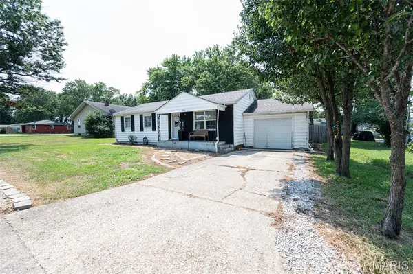 706 Apple AVE, Belle, MO 65013