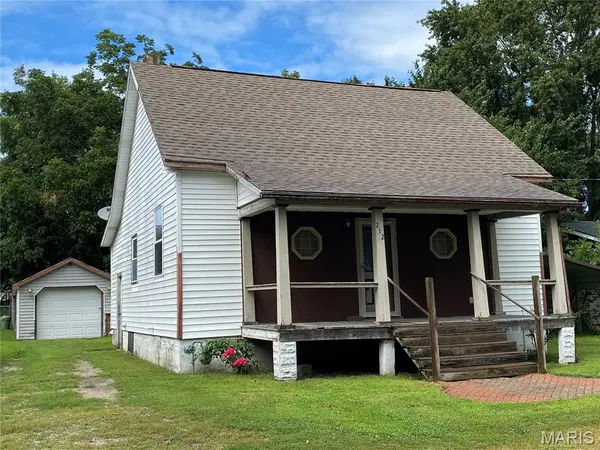 212 W Illinois ST, New Baden, IL 62265