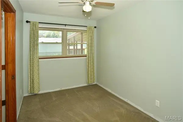 280 W Saint Anthony LN, Florissant, MO 63031