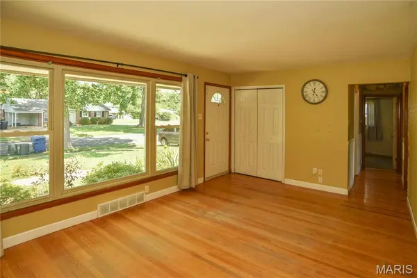 280 W Saint Anthony LN, Florissant, MO 63031
