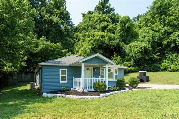 1010 Lebanon RD, Collinsville, IL 62234