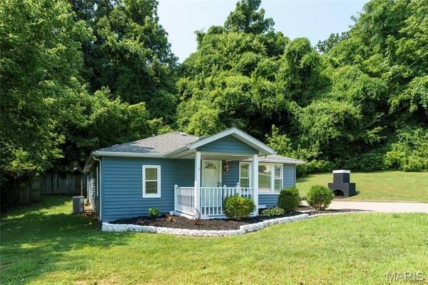 1010 Lebanon RD, Collinsville, IL 62234