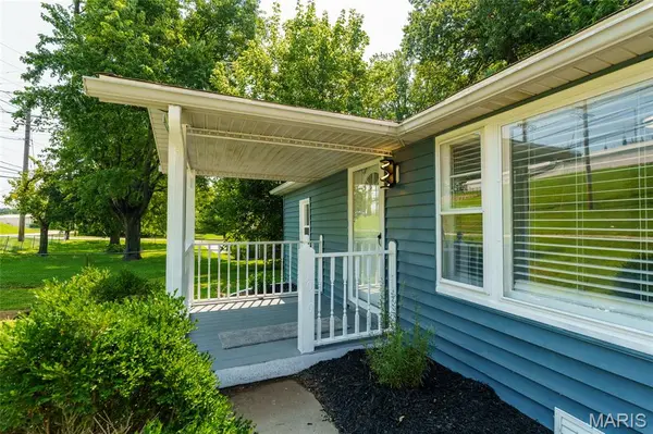 1010 Lebanon RD, Collinsville, IL 62234