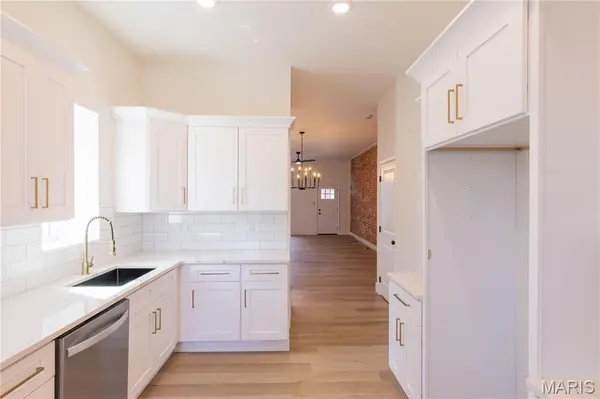 4431 Norfolk Ave AVE, St Louis, MO 63110