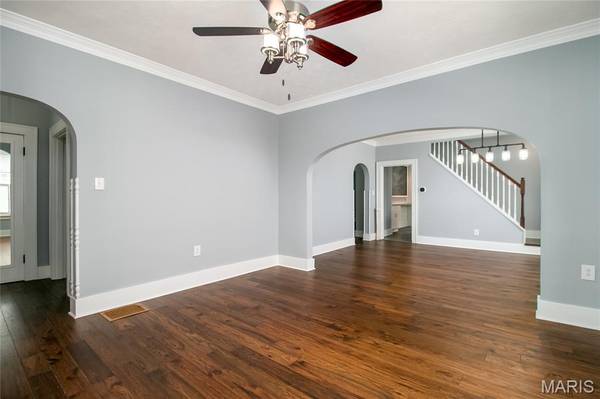 1714 Sibley ST, St Charles, MO 63301