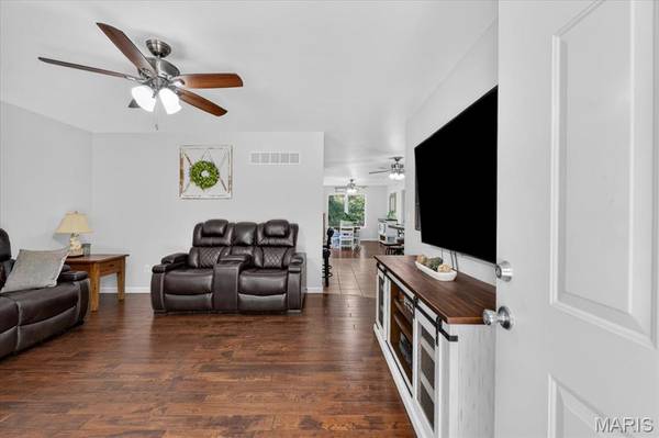 5572 Timberline CIR, Hillsboro, MO 63050