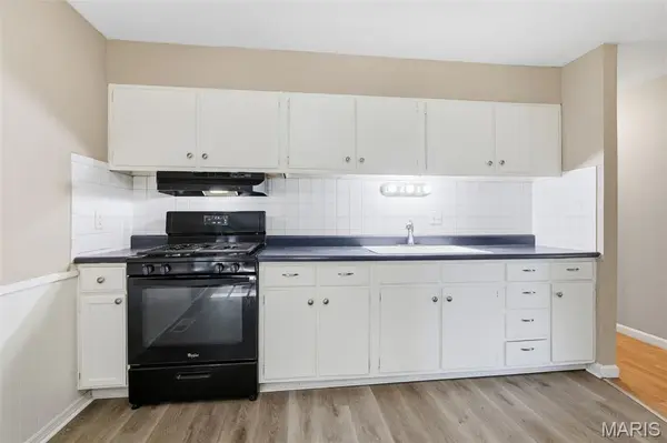 1160 Howdershell RD, St Louis, MO 63031