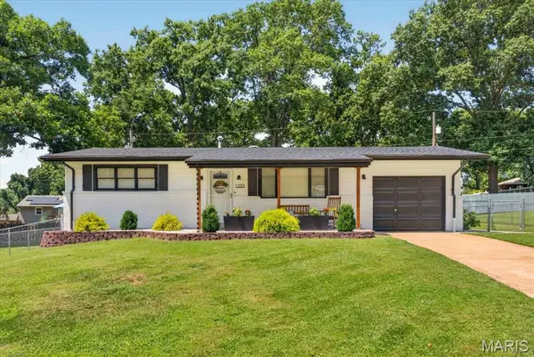 1333 N Evergreen LN, Columbia, IL 62236