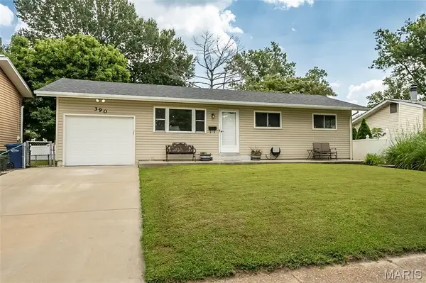 390 S Saint Charles ST, Florissant, MO 63031