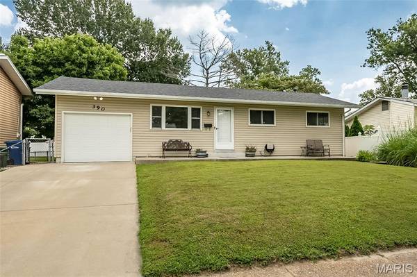 390 S Saint Charles ST, Florissant, MO 63031
