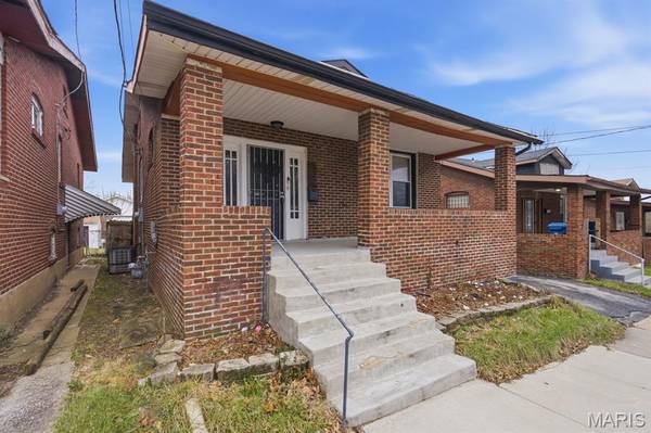 3322 N Hanley RD, St Louis, MO 63121