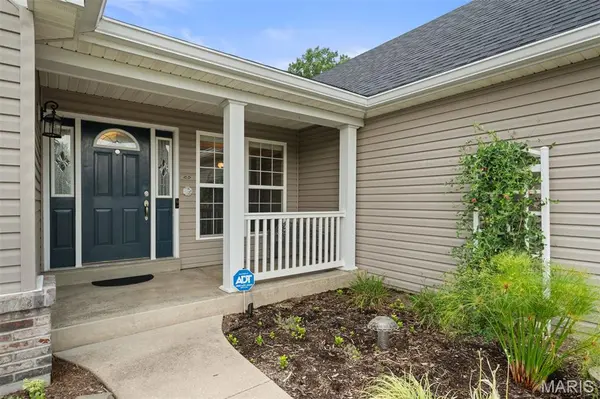 731 Autumnwood Forest DR, Lake St Louis, MO 63367