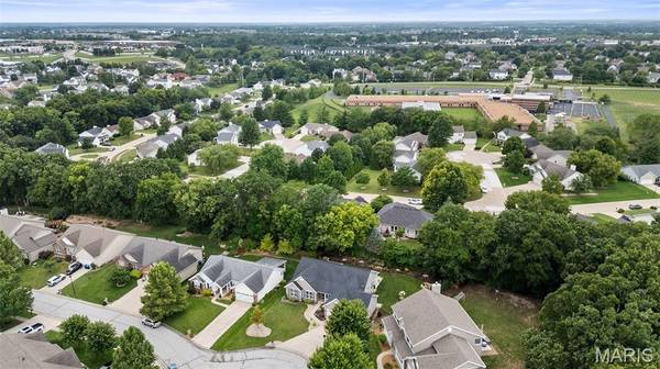 731 Autumnwood Forest DR, Lake St Louis, MO 63367