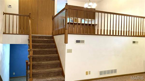 310 Northcrest DR, Collinsville, IL 62234