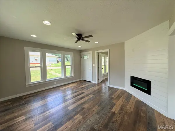 482 E Richardson AVE, Puxico, MO 63960