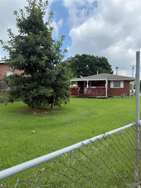 1200 Alton AVE, Madison, IL 62060