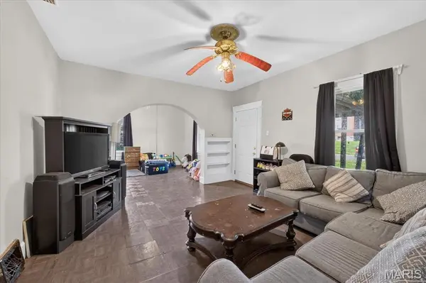 438 N 5th ST, Belleville, IL 62220