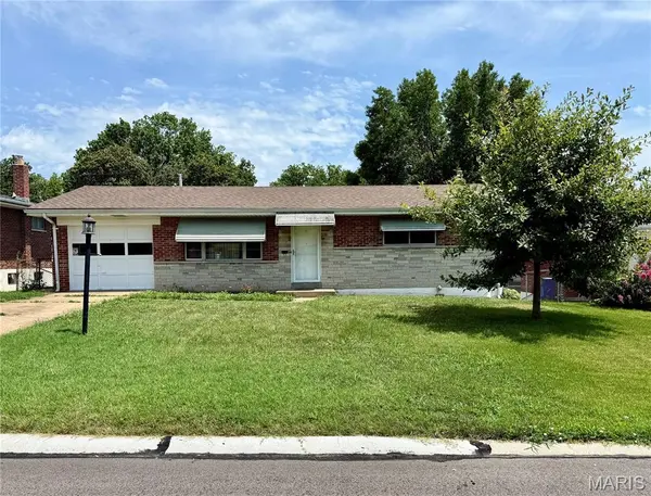 317 Earlsfield LN, St Louis, MO 63125