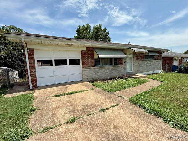 317 Earlsfield LN, St Louis, MO 63125