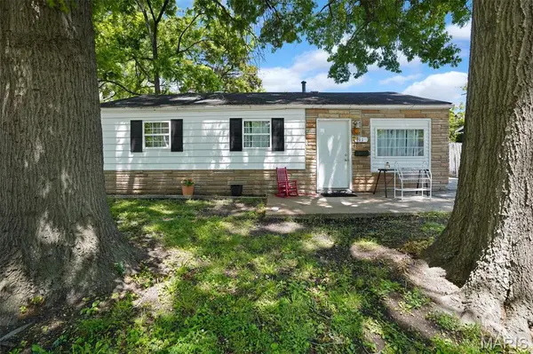 11 Saint Lambert DR, Cahokia, IL 62206