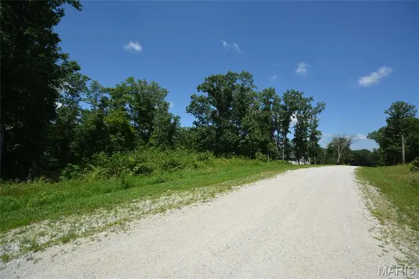 123 Lincoln Ridge LN, Troy, MO 63379