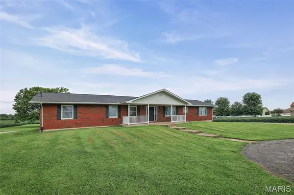 6961 Bouse RD, Glen Carbon, IL 62034