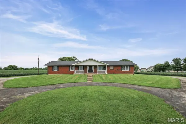 6961 Bouse RD, Glen Carbon, IL 62034