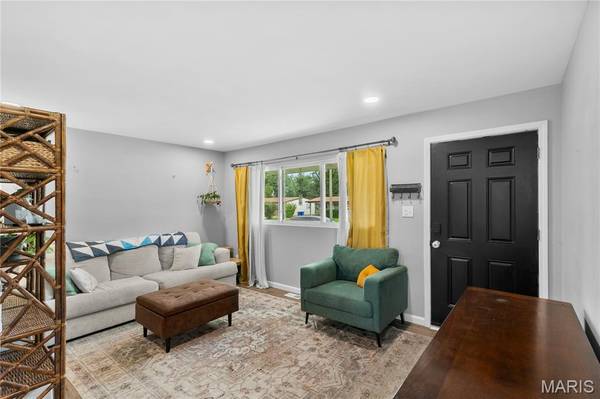 1480 Boulder DR, Florissant, MO 63031