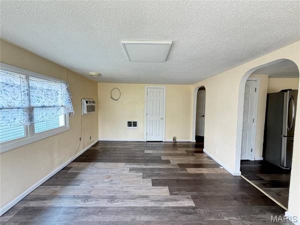 406 E Roosevelt ST, Salem, MO 65560