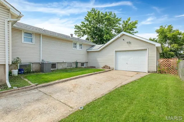 324 Rohm PL, Roxana, IL 62084