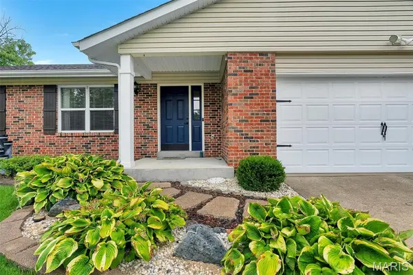 104 Cedar Crest CT, St Charles, MO 63304