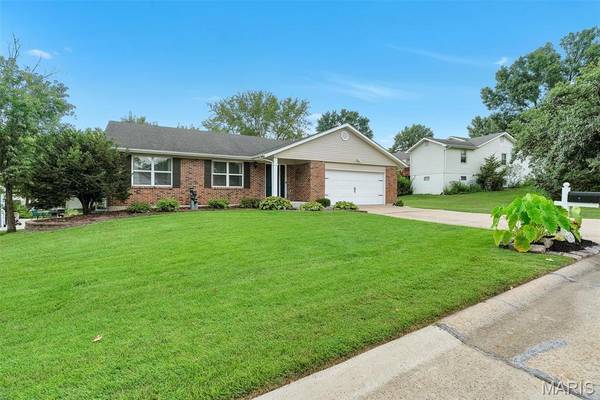 104 Cedar Crest CT, St Charles, MO 63304