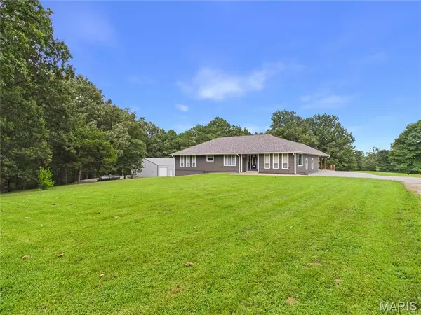 1098 County Road 304, Poplar Bluff, MO 63901
