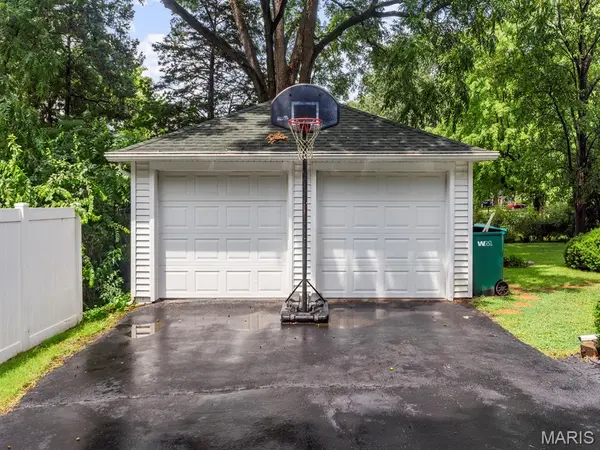 1005 Merrill ST, Lebanon, IL 62254