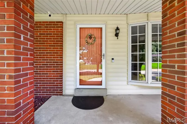 2229 La Cuesta DR, Florissant, MO 63031