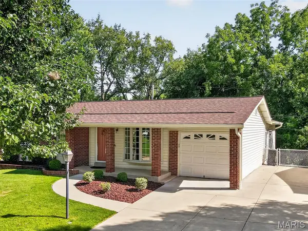 2229 La Cuesta DR, Florissant, MO 63031