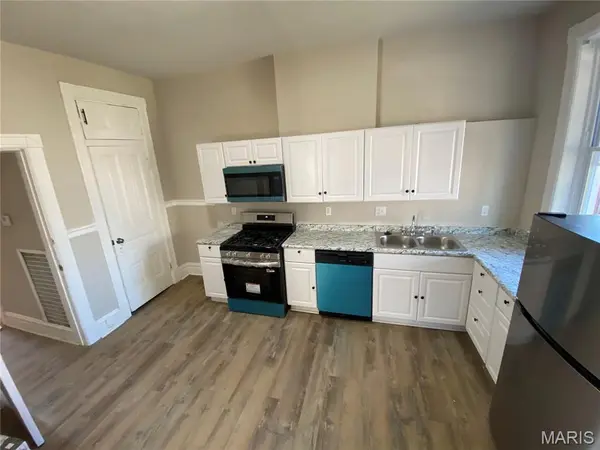 5331 Ridge AVE, St Louis, MO 63112