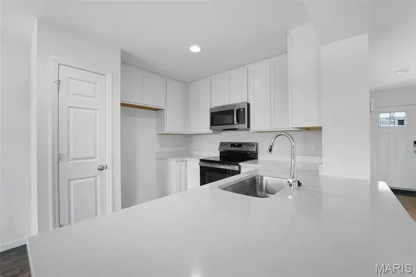 375 Olympic DR, Gray Summit, MO 63069