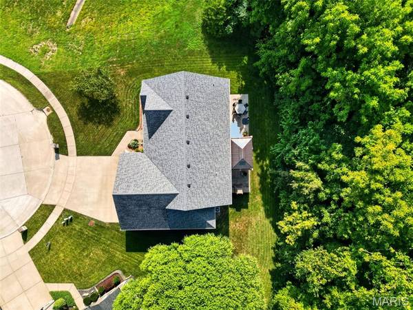 132 Miranda CT, Wentzville, MO 63385