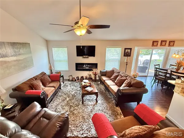 611 Louisbourg DR, Hillsboro, MO 63050